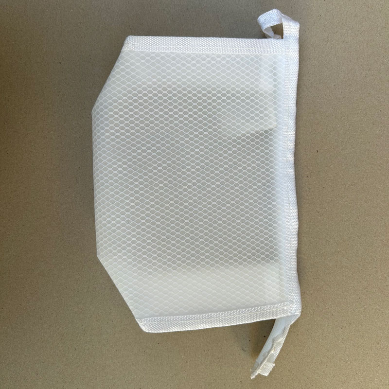 Jak vyčistit čistou kosmetickou tašku